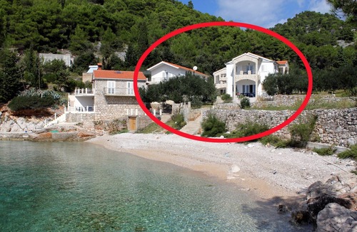 Gdinj Apartment | Two bedroom apartment near beach Cove Jedra, Hvar (A-2583-c)