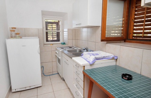 Gdinj Apartment | Two bedroom apartment near beach Cove Torac, Hvar (A-4875-a)