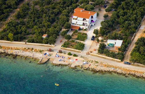 Kolan Apartment | Two bedroom apartment near beach Mandre (Pag) (A-6284-c)