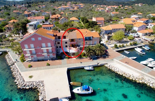 Poljana Apartment | Two bedroom apartment near beach Poljana, Ugljan (A-8432-c)