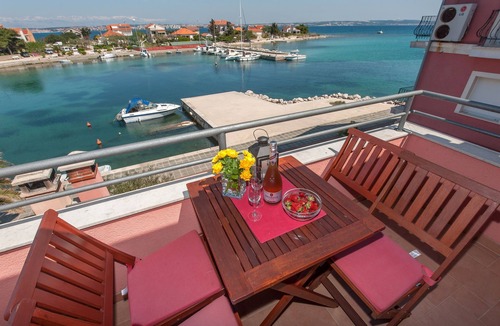 Poljana Apartment | Two bedroom apartment near beach Poljana, Ugljan (A-8432-c)