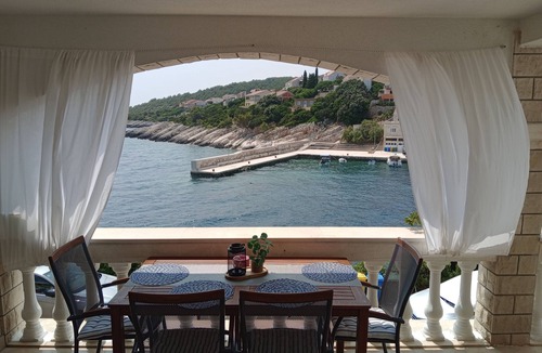 Zavalatica Apartment | Two bedroom apartment near beach Zavalatica, Korčula (A-184-a)