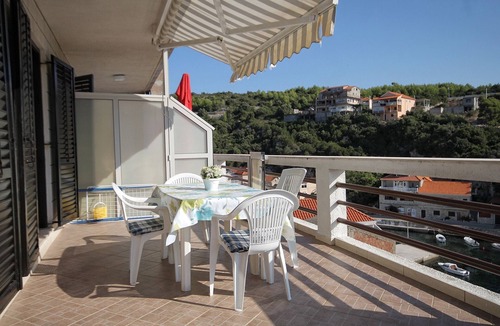 Zavalatica Apartment | Two bedroom apartment near beach Zavalatica, Korčula (A-9315-a)