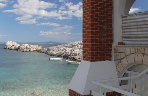 Zarace Apartment | Two bedroom apartment near beach Cove Zaraće, Hvar (A-8781-c)