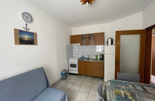 Kali Apartment | Two bedroom apartment near beach Kali, Ugljan (A-345-c)