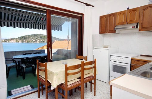 Kali Apartment | Two bedroom apartment near beach Kali, Ugljan (A-5828-a)
