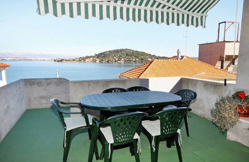 Kali Apartment | Two bedroom apartment near beach Kali, Ugljan (A-5828-a)