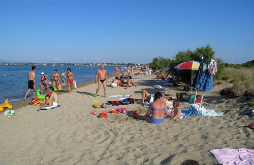Nin Apartment | Two bedroom apartment near beach Nin, Zadar (A-13172-a)