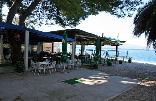 Stanici Apartment | Two bedroom apartment near beach Stanići, Omiš (A-1032-b)