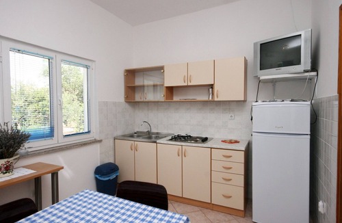 Pag Apartment | Two bedroom apartment near beach Pag (A-6413-a)