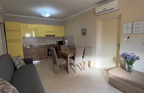 Rab Apartment | Two bedroom apartment near beach Barbat, Rab (A-18462-a)