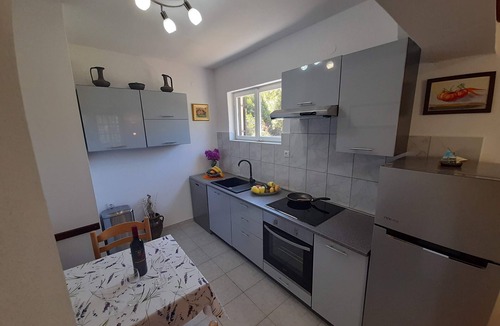 Broce Apartment | Two bedroom apartment near beach Broce, Pelješac (A-11282-a)