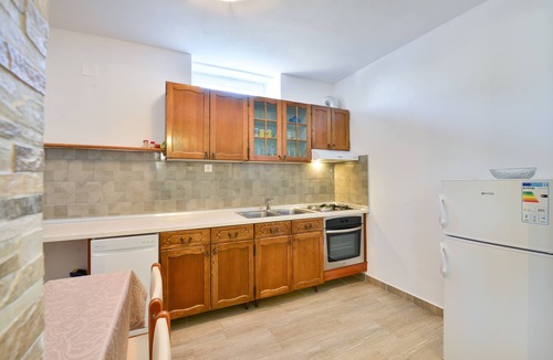Tkon Apartment | Two bedroom apartment near beach Tkon, Pašman (A-336-a)