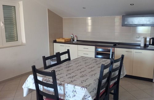 Tkon Apartment | Two bedroom apartment near beach Tkon (Pašman) (A-5840-b)