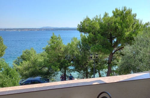 Tkon Apartment | Two bedroom apartment near beach Tkon (Pašman) (A-5840-b)