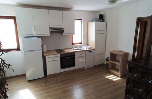 Kraj Apartment | Two bedroom apartment near beach Tkon, Pašman (A-12346-a)