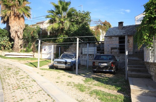 Rukavac Apartment | Two bedroom apartment near beach Rukavac (Vis) (A-1154-d)