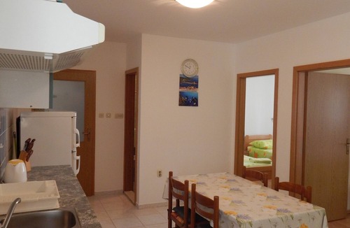 Vis Apartment | Two bedroom apartment near beach Vis (A-2459-b)