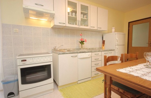 Vis Apartment | Two bedroom apartment near beach Vis (A-2459-b)