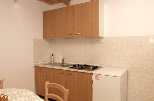 Milna Apartment | Two bedroom apartment near beach Milna, Vis (A-3036-b)
