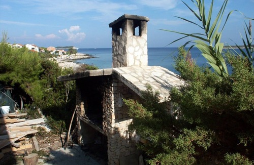 Milna Apartment | Two bedroom apartment near beach Milna, Vis (A-3036-b)