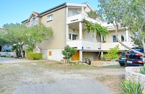 Vrsi Apartment | Two bedroom apartment near beach Vrsi - Mulo, Zadar (A-12519-b)