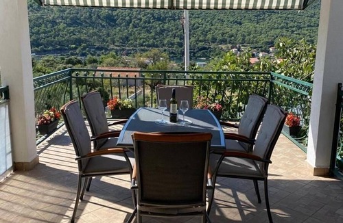 Grebastica Apartment | Two bedroom apartment with terrace and sea view Grebaštica, Šibenik (A-4252-a)