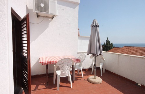 Zdrelac Apartment | Two bedroom apartment with terrace and sea view Ždrelac, Pašman (A-8046-b)