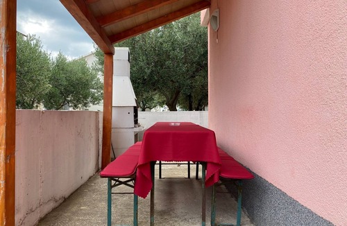 Betina Apartment | Two bedroom apartment with terrace Betina, Murter (A-23716-a)