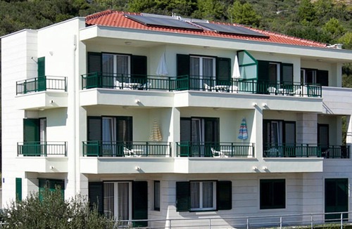 Igrane Apartment | Two bedroom apartment with terrace and sea view Igrane (Makarska) (A-17292-c)