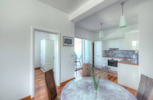Susica Apartment | Two bedroom apartment with terrace Murter (A-16655-a)