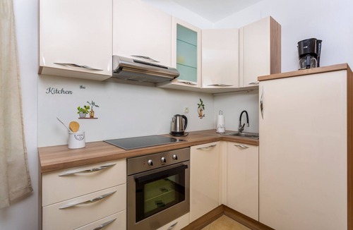Njivice Apartment | Two bedroom apartment with terrace and sea view Njivice, Krk (A-5295-b)