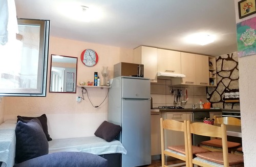 Njivice Apartment | Two bedroom apartment with terrace Njivice, Krk (A-5320-b)