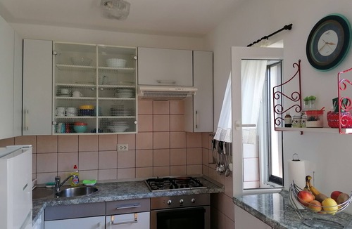 Njivice Apartment | Two bedroom apartment with terrace Njivice, Krk (A-5320-a)