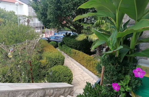 Njivice Apartment | Two bedroom apartment with terrace Njivice, Krk (A-5320-a)