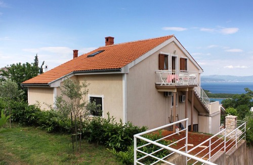 Njivice Apartment | Two bedroom apartment with terrace and sea view Njivice, Krk (A-5362-b)