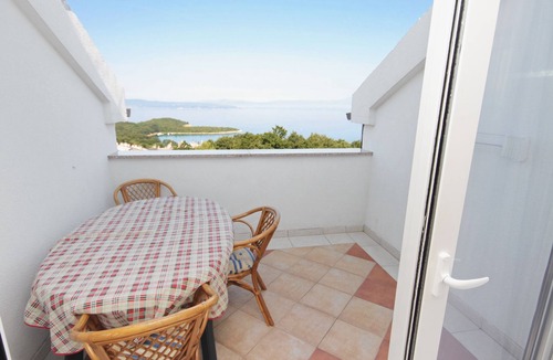 Njivice Apartment | Two bedroom apartment with terrace and sea view Njivice, Krk (A-5458-c)