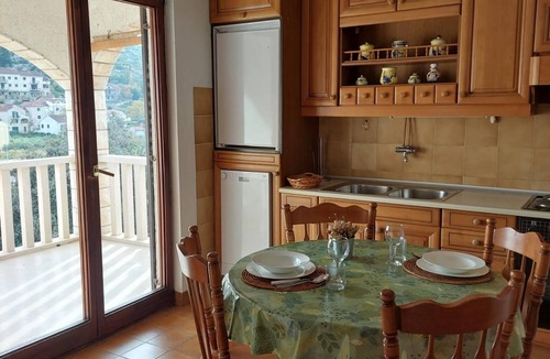 Postira Apartment | Two bedroom apartment with terrace Postira, Brač (A-700-b)