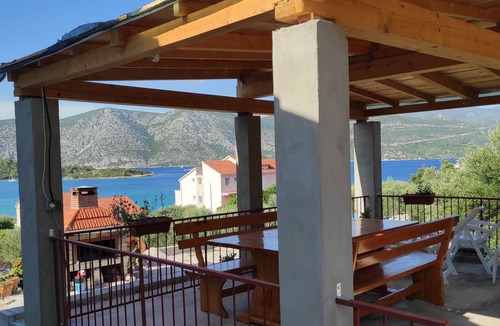 Kneza Apartment | Two bedroom apartment with terrace and sea view Kneža, Korčula (A-4342-a)