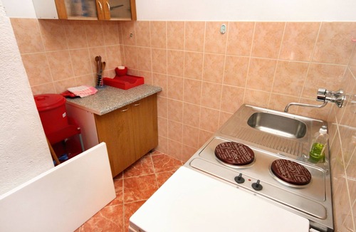 Sucuraj Apartment | Two bedroom apartment with balcony Sućuraj, Hvar (A-6732-d)