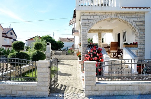 Sukosan Apartment | Two bedroom apartment with terrace and sea view Sukošan, Zadar (A-6131-a)