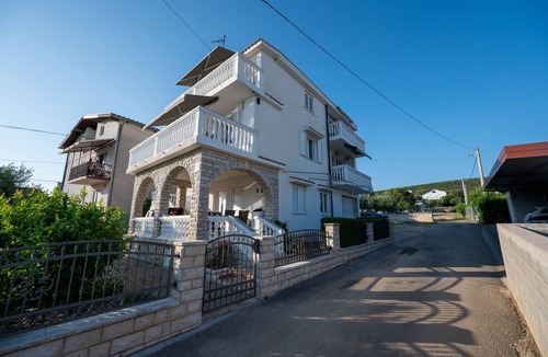 Sukosan Apartment | Two bedroom apartment with terrace and sea view Sukošan, Zadar (A-6131-b)