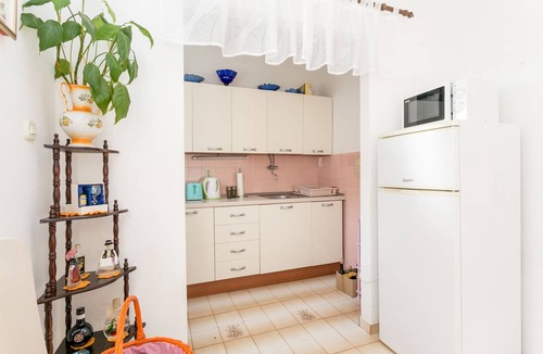 Mirce Apartment | Two bedroom apartment with terrace and sea view Mirca, Brač (A-2854-a)