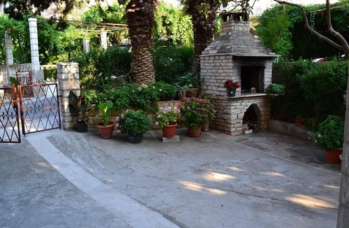 Supetar Apartment | Two bedroom apartment with terrace Supetar, Brač (A-11278-a)