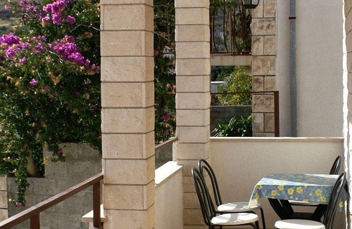 Sutivan Apartment | Two bedroom apartment with terrace and sea view Sutivan, Brač (A-2846-b)
