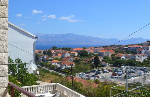 Sutivan Apartment | Two bedroom apartment with terrace and sea view Sutivan, Brač (A-2846-b)