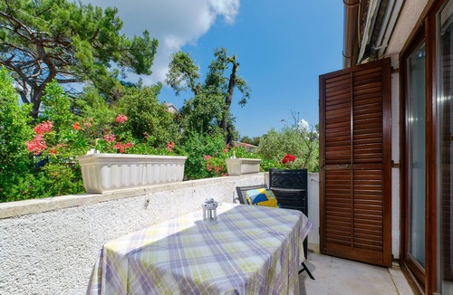 Artatore Apartment | Two bedroom apartment with balcony Artatore, Lošinj (A-2509-d)