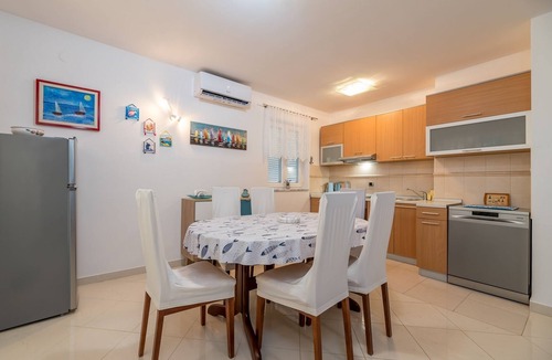 Jurandvor Apartment | Two bedroom apartment with terrace Baška, Krk (A-22407-a)