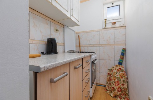 Gradac Apartment | Two bedroom apartment with balcony and sea view Gradac, Makarska (A-6820-b)