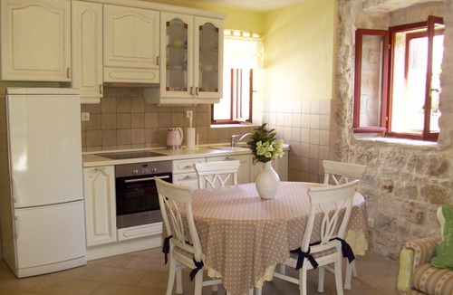 Komiza Apartment | Two bedroom apartment with terrace Komiža (Vis) (A-9247-a)